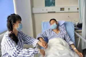 Cặp vợ chồng cùng nhận “án tử” ung thư đại tràng, bác sĩ lắc đầu: “Ăn 2 món này chẳng khác nào tự hại mình”