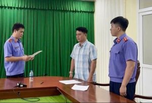 Vì sao nguyên Phó Thủ trưởng Cơ quan CSĐT huyện Trà Ôn – Vĩnh Long bị bắt, tước danh hiệu CAND? –