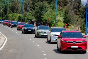 Vingroup ra thông báo khẩn cho người mua ô tô, xe máy điện