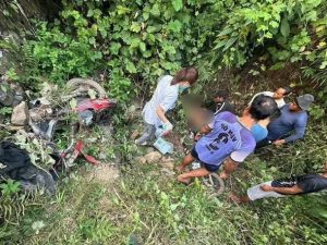 Xe máy lao xuống vực, nửa ngày mới phát hiện, vợ tử vong, chồng bị thương –